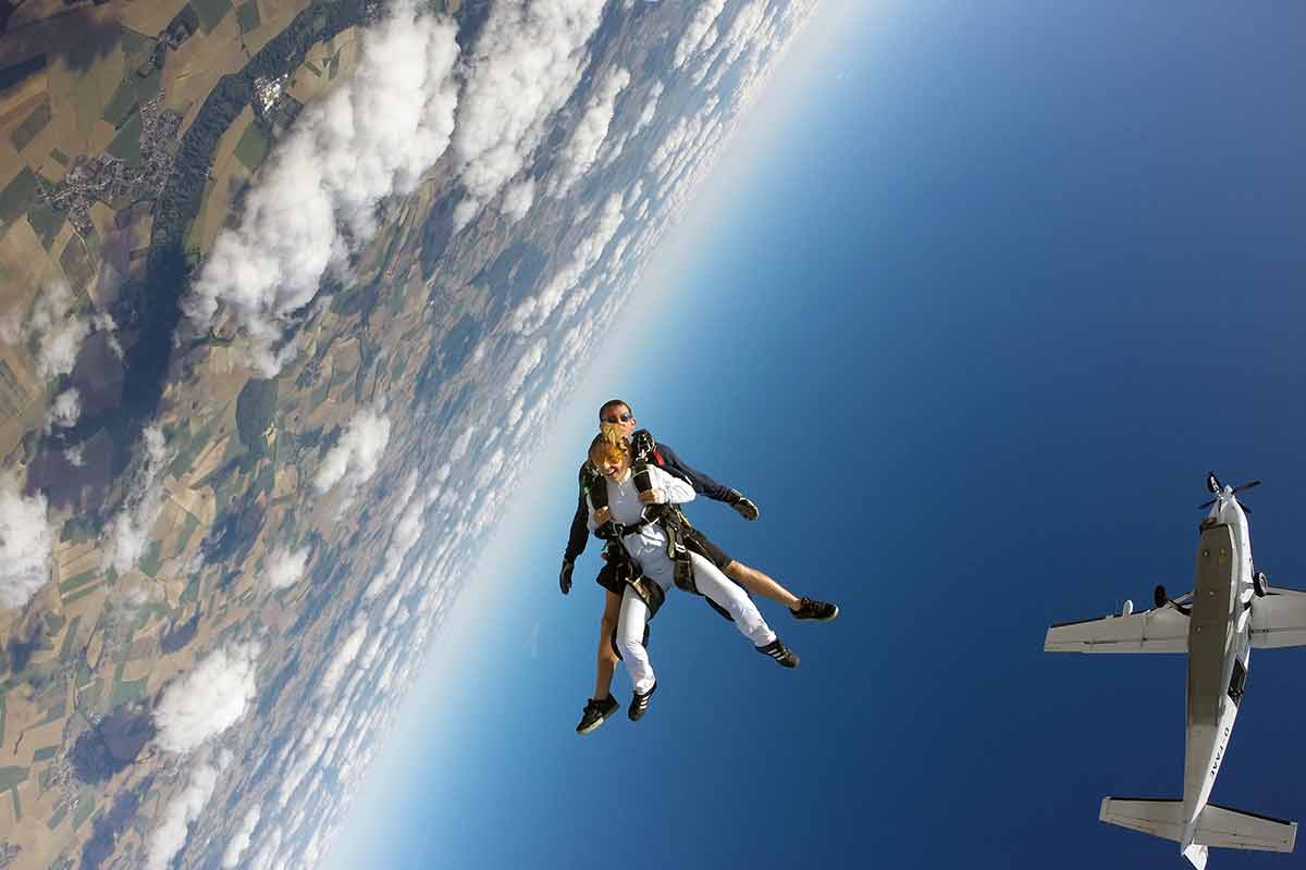 Saut en parachute Paris - Sortie en tête en bas